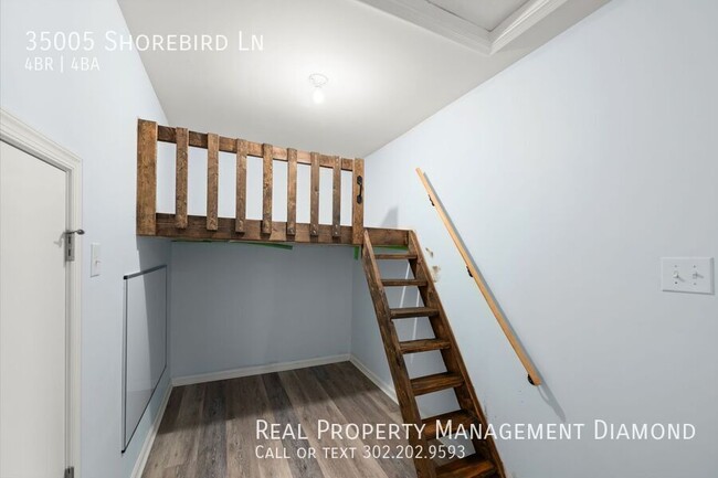 Building Photo - Spacious 4-Bedroom Townhouse for Rent in P...