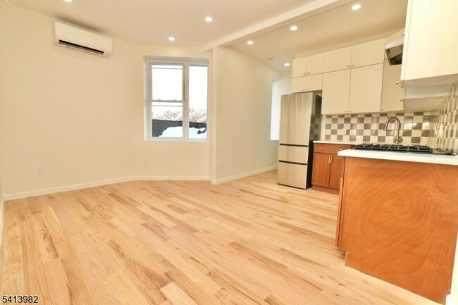 Building Photo - 15 Palisade Ave