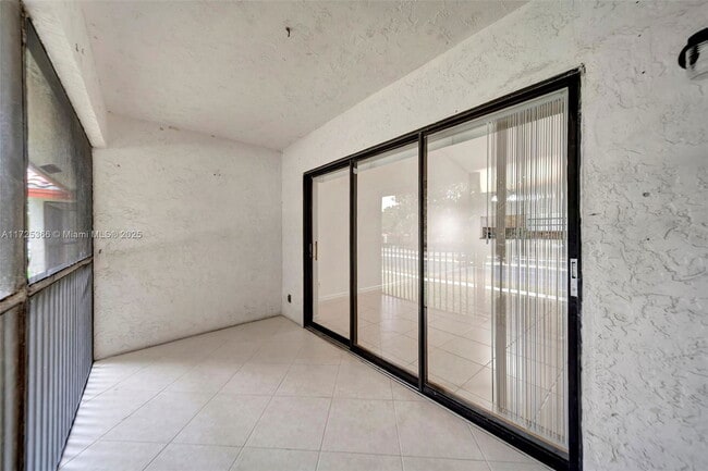 Building Photo - 204 Congressional Way