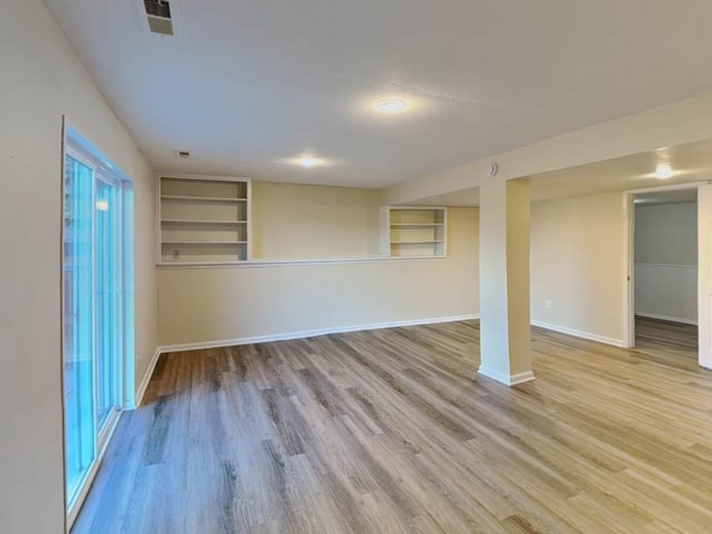 Building Photo - 7736 Halleys Dr