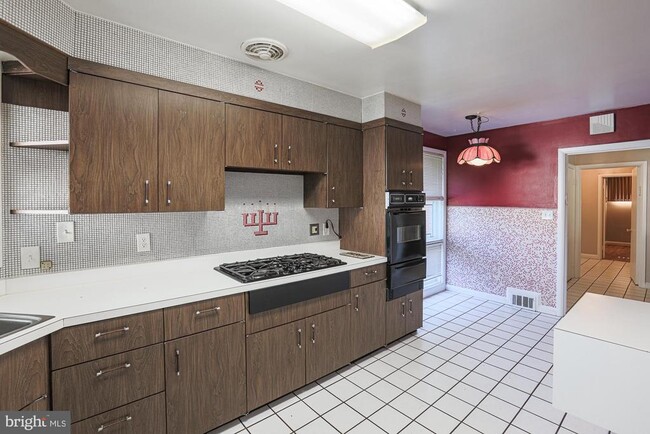 Building Photo - 3219 Northbrook Rd