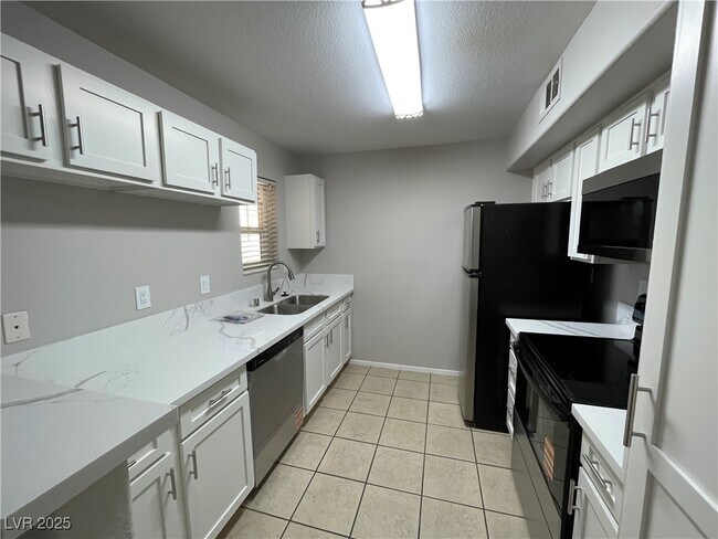 Building Photo - 2300 E Silverado Ranch Blvd