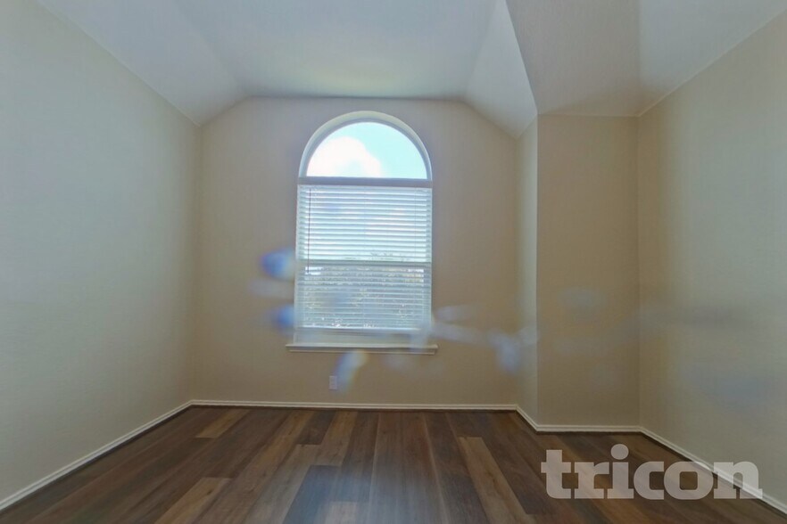 Building Photo - 4504 Vista Meadows Dr