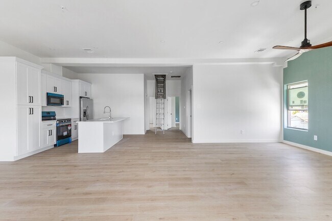 Building Photo - 1325 35th St