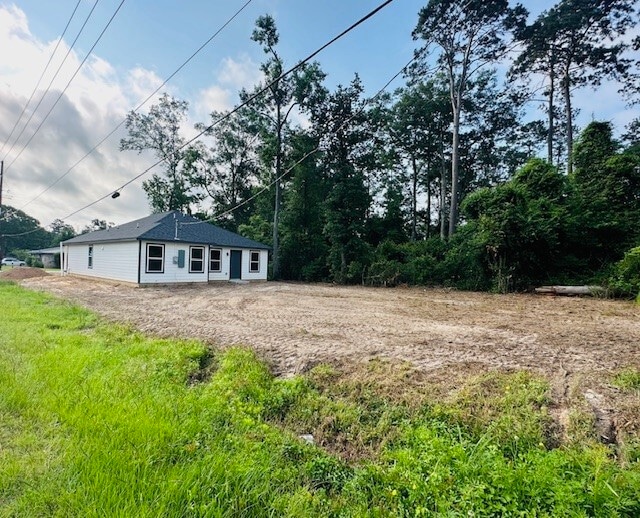Building Photo - 1000 Maple Ave