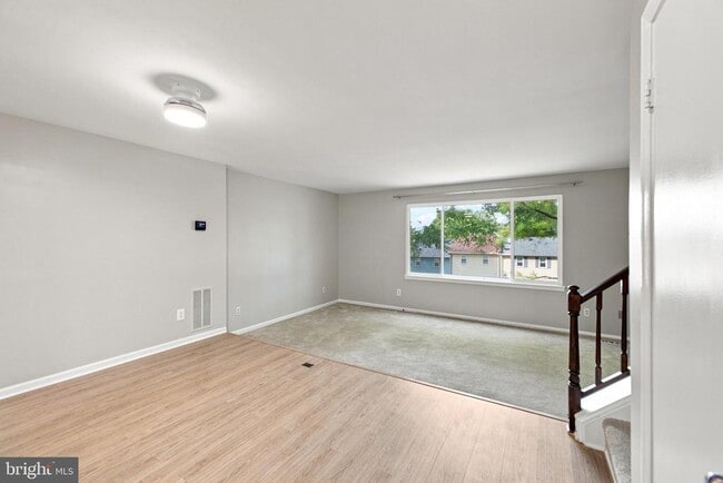 Building Photo - 8346 Stationhouse Ct