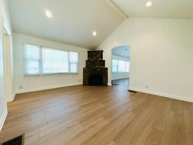 Building Photo - 5148 Otis Ave