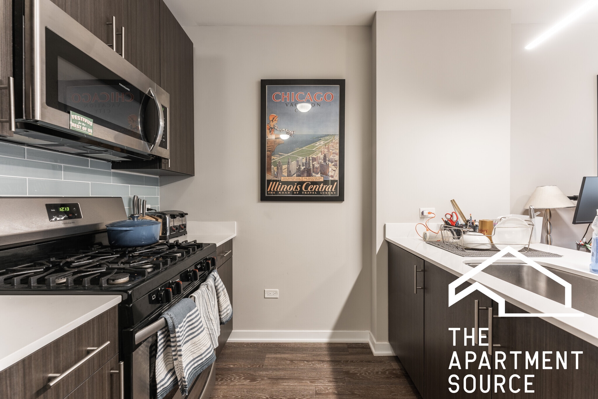 Building Photo - 301 W North Ave