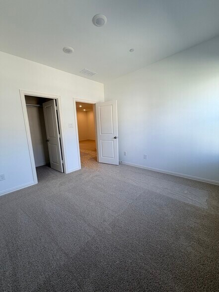 Building Photo - 4809 Lunker St