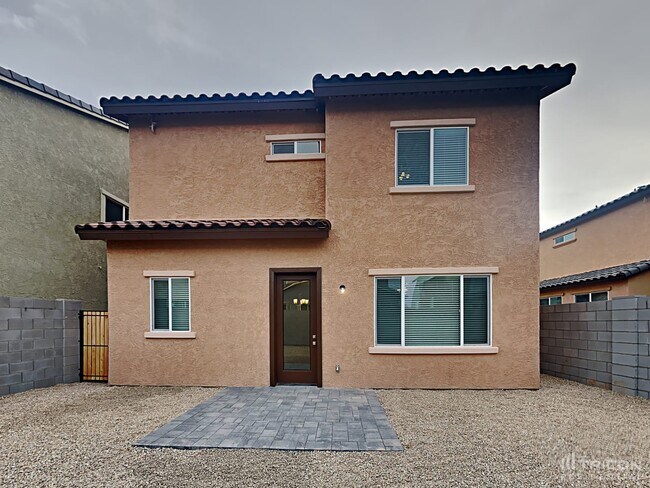 Building Photo - 4536 E Grandview St