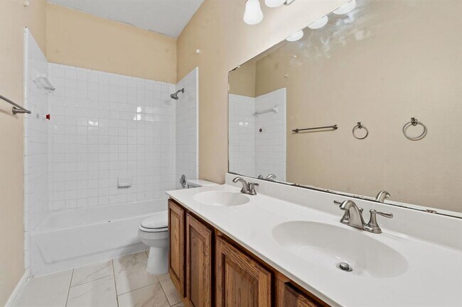 Building Photo - 4036 Barlow Dr