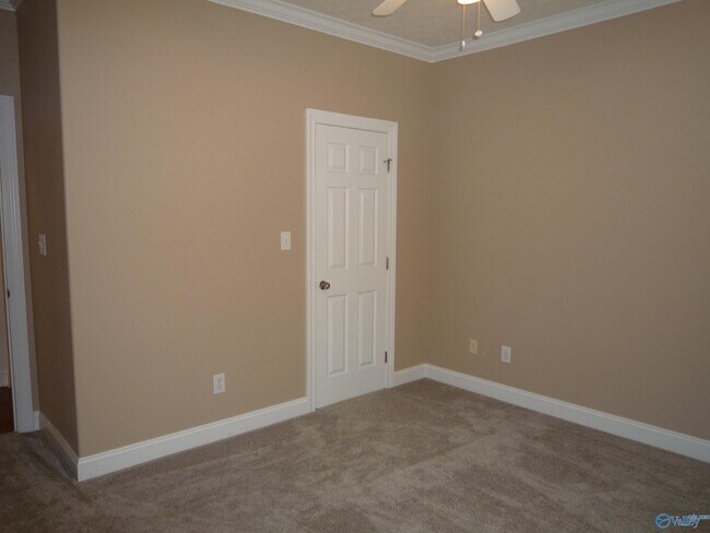 Building Photo - 16656 Bellewood Dr