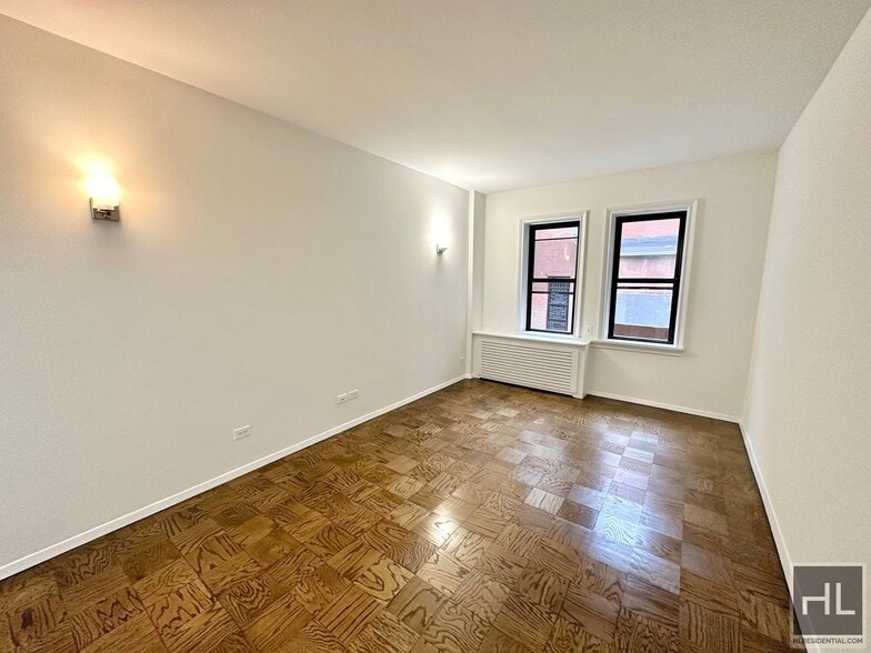 Primary Photo - WEST 22 STREET