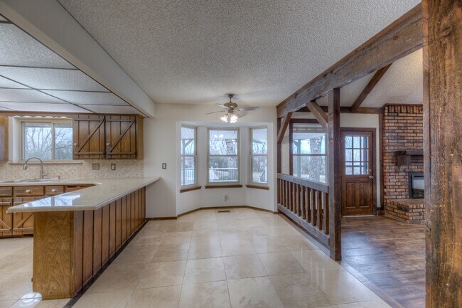 Building Photo - 24322 S Beulah Cove