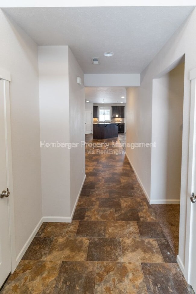 Building Photo - 8915 W Red St