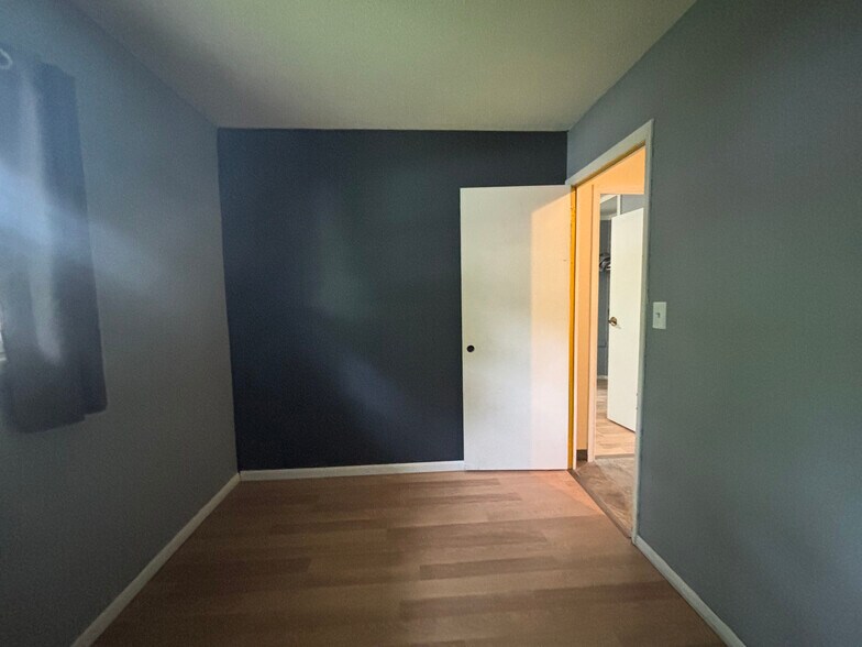 Building Photo - 2417 E Green St