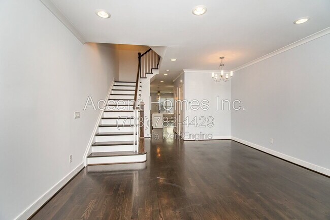 Building Photo - 210 S Patrick St