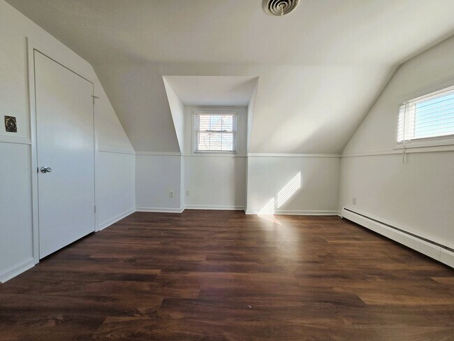 Building Photo - Traditional 4 bedroom cape in Staples Mill and Libbie Road corridor.