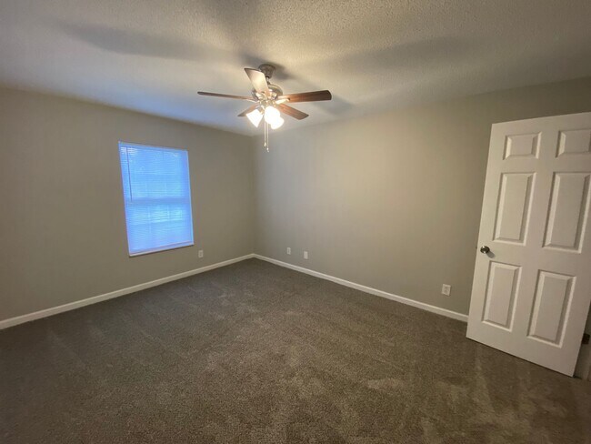 Building Photo - 3 Bedroom apartment in Maryville, TN!
