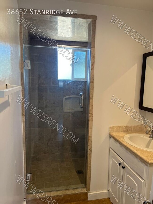 Building Photo - 38652 Stanridge Ave