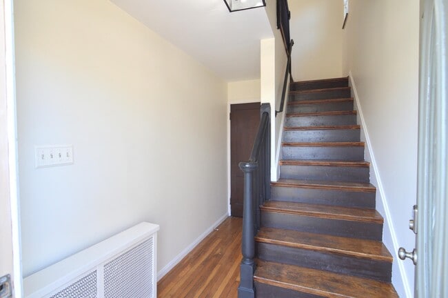 Building Photo - 27 Sunnymede Dr