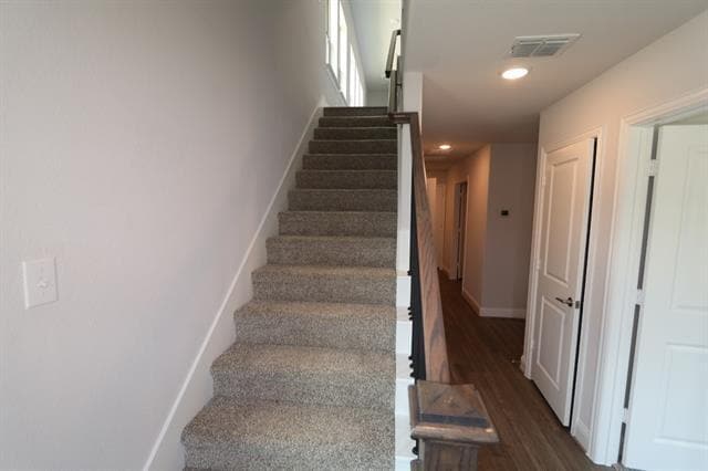 Building Photo - 833 Tennessee Dr