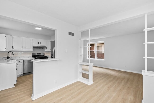 Building Photo - Cozy University City Brick Home with Basement & Off-Street Parking Near WashU & The Loop