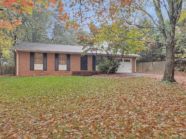 Building Photo - Charming 3-Bedroom Brick Ranch with Large Fenced Yard in Heart of Gainesville