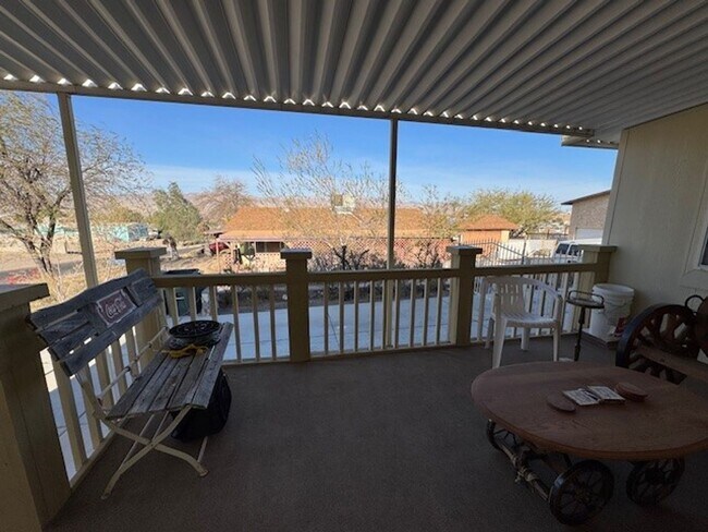 Building Photo - 3 BR 2 bath Furnished home Utilities Included & Brand new Interior-Custom Remodel