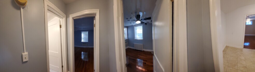 Building Photo - 814 Greenwood circle