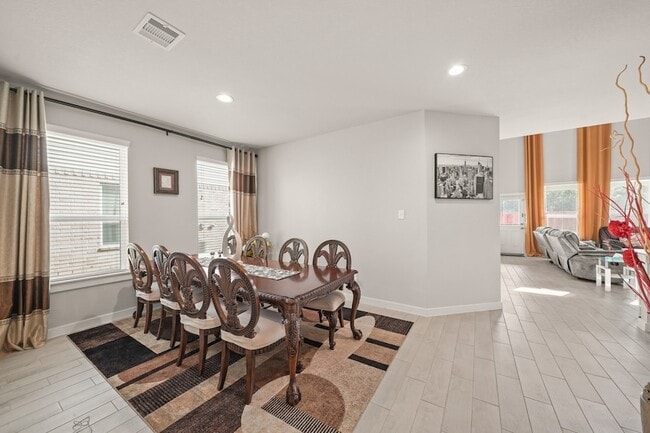 Building Photo - 18419 Windy Knl Wy