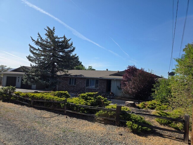 Primary Photo - Great Home with Game Room
