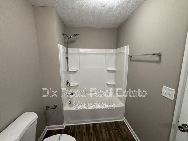 Building Photo - 209 Wexford Dr