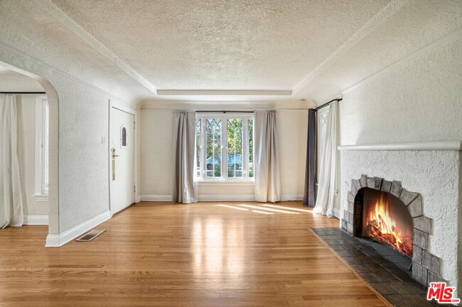 Building Photo - 2038 Malcolm Ave