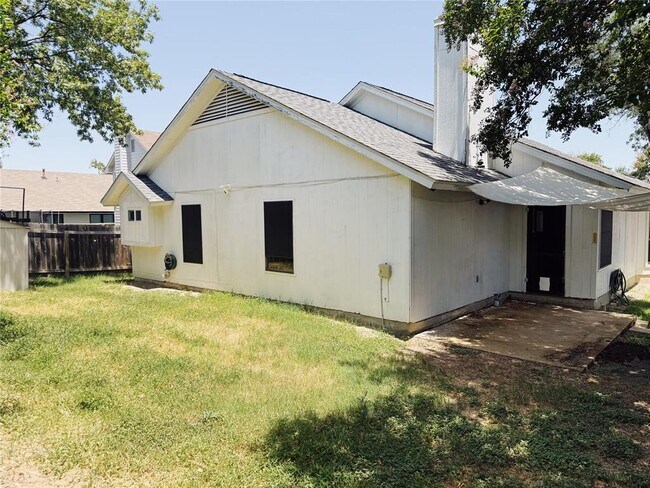 Building Photo - 12314 Thompkins Dr