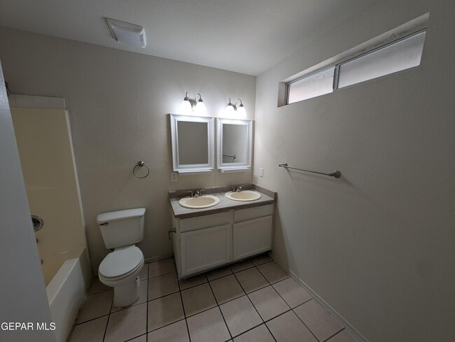 Building Photo - 5857 W Valley Cir