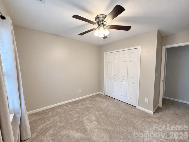 Building Photo - 12222 Royal Castle Ct