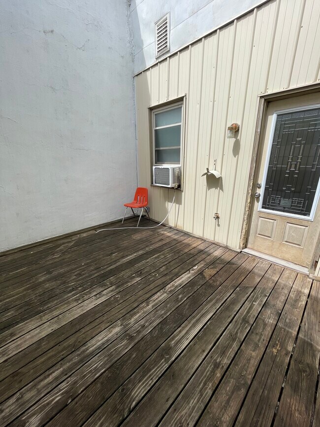 Building Photo - Sunflower Estate LLC