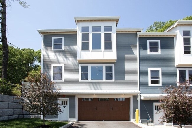 Building Photo - 259 Lake Ave