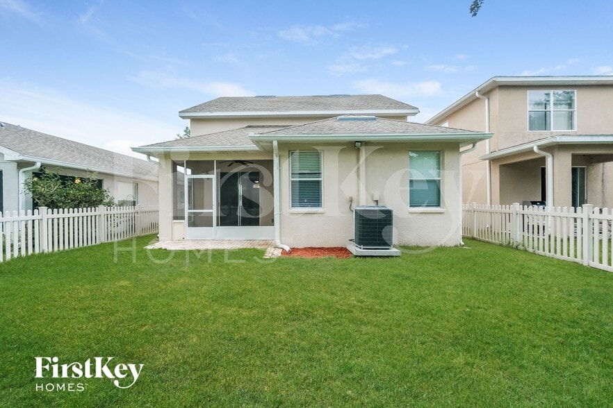 Building Photo - 7847 Foxgrove Dr