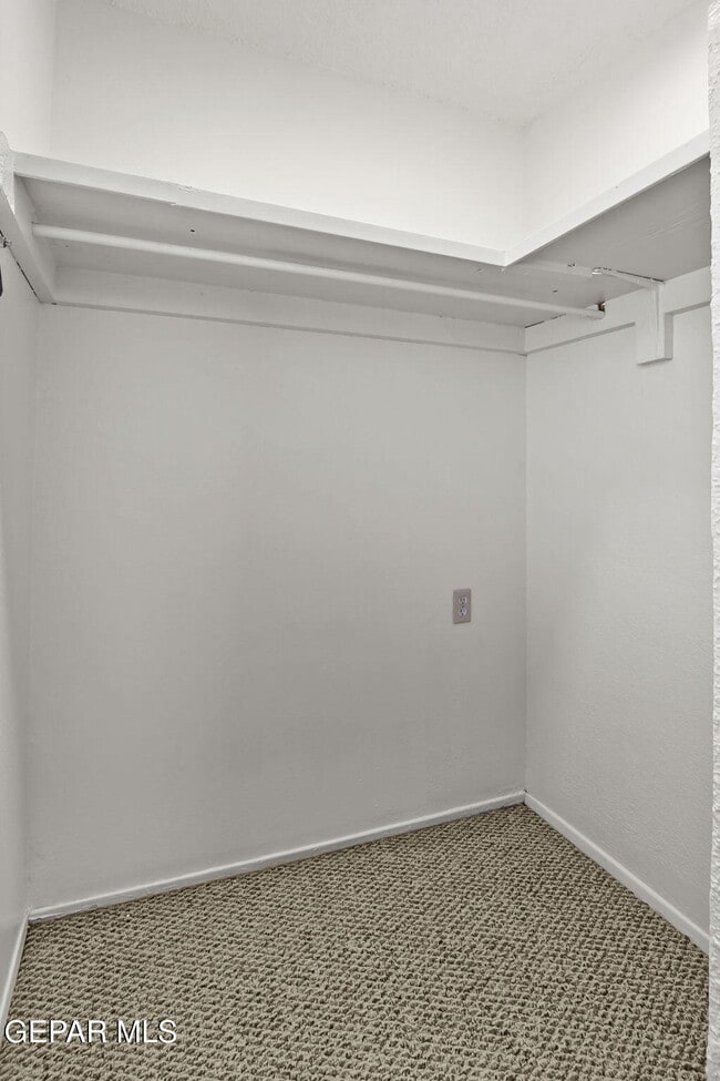 Building Photo - 5440 Viceroy Dr