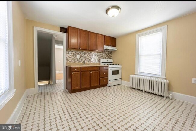 Building Photo - 328 Ridley Ave