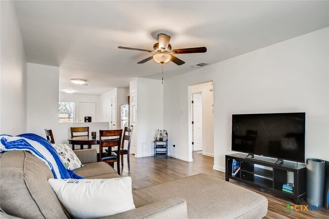 Building Photo - 312 W William Cannon Dr