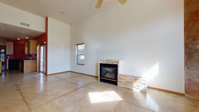 Building Photo - 6411 Consuelo Point St NE