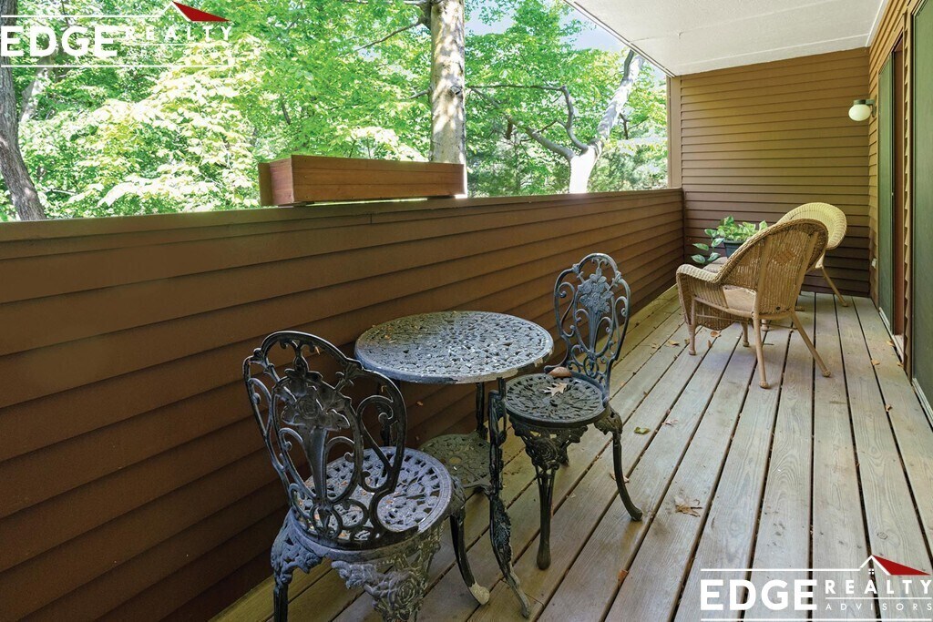 Building Photo - 241 Perkins St