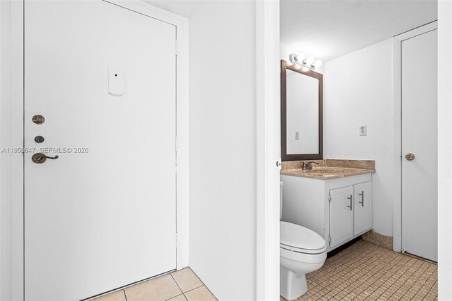 Building Photo - 1000 St Charles Pl