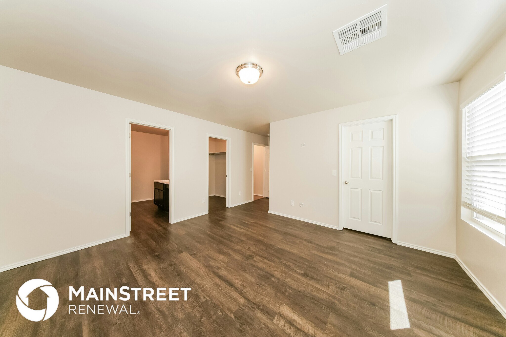 Building Photo - 10005 Blue Wing Trl