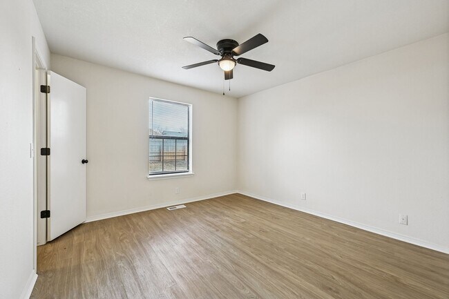 Building Photo - Newly Renovated Broken Arrow Beaut! Available for Immediate Move In!