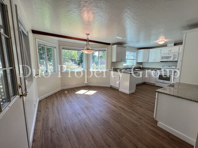 Building Photo - North Adams