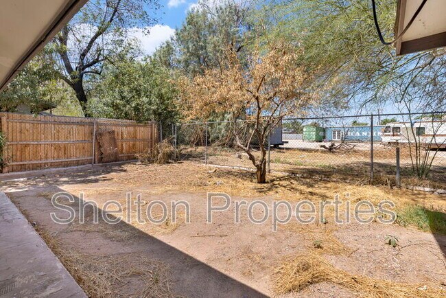 Building Photo - 6022 S 3rd St